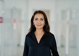 Sara Yussefi-Porschokuh ist Chief People and Communications Officer (CPCO)